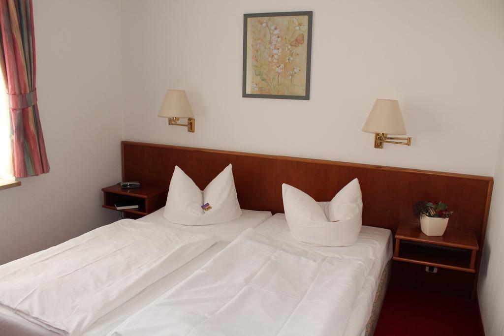 Hotel Fuersteneck Bernburg Bilik gambar